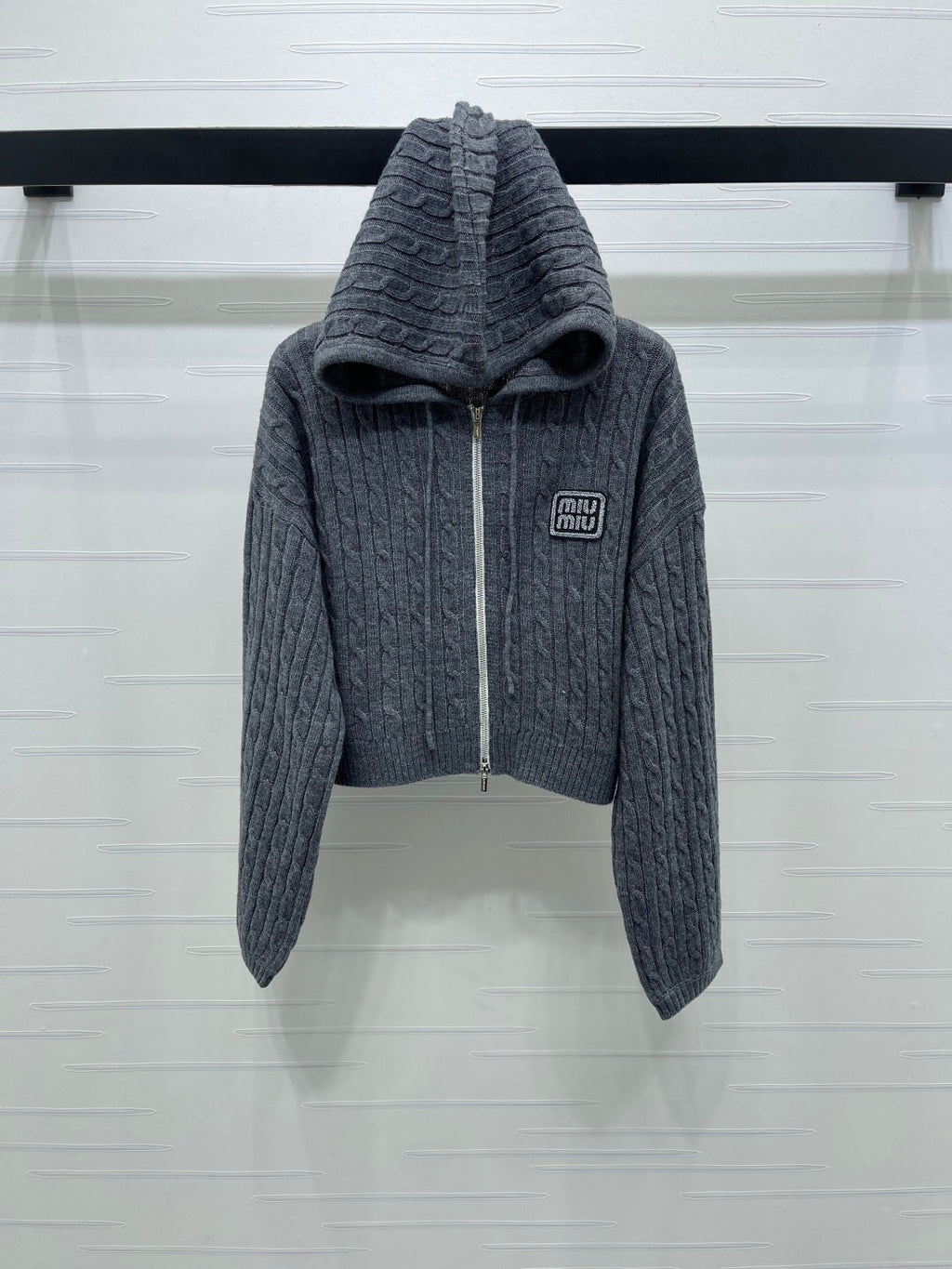 MIUMIU CARDIGAN STYLE 492