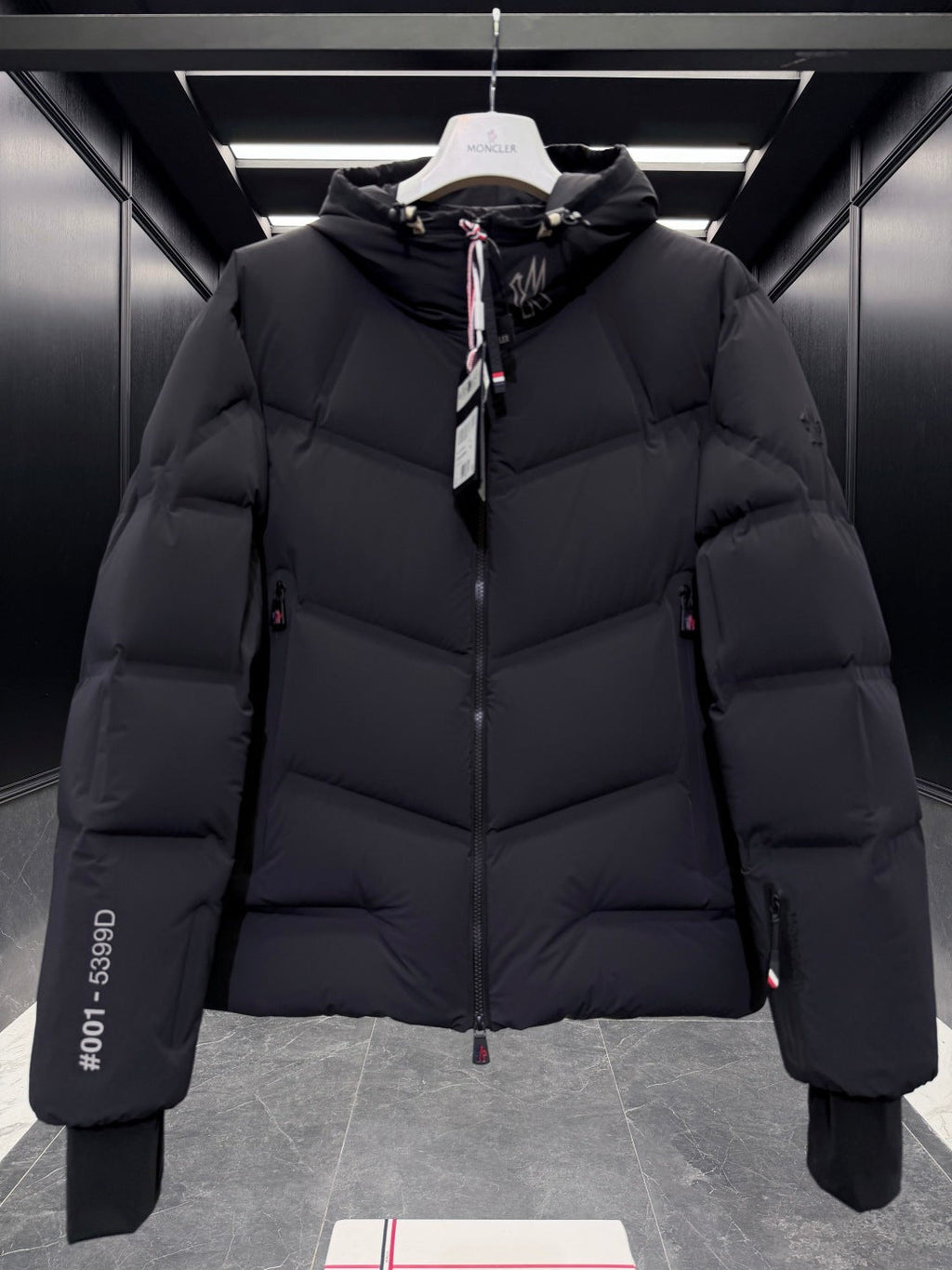MONCLER 25S DOWN JACKET 427