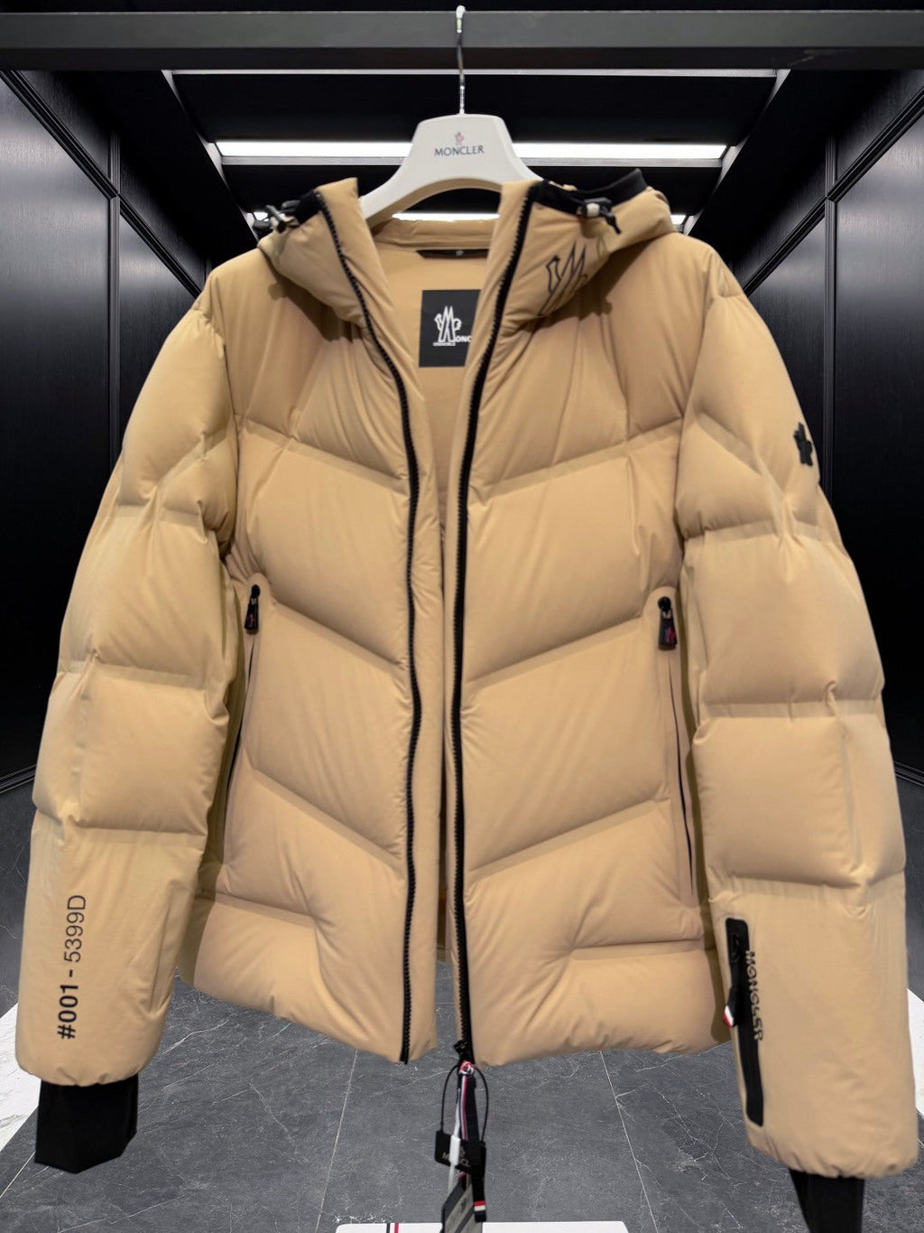 MONCLER 25S DOWN JACKET 426