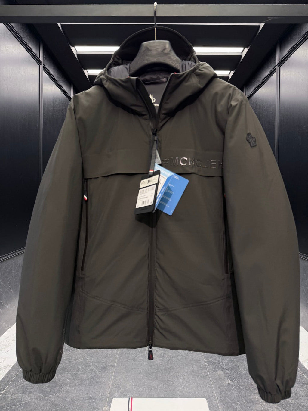 MONCLER 25S HOODED SKI JACKET 385