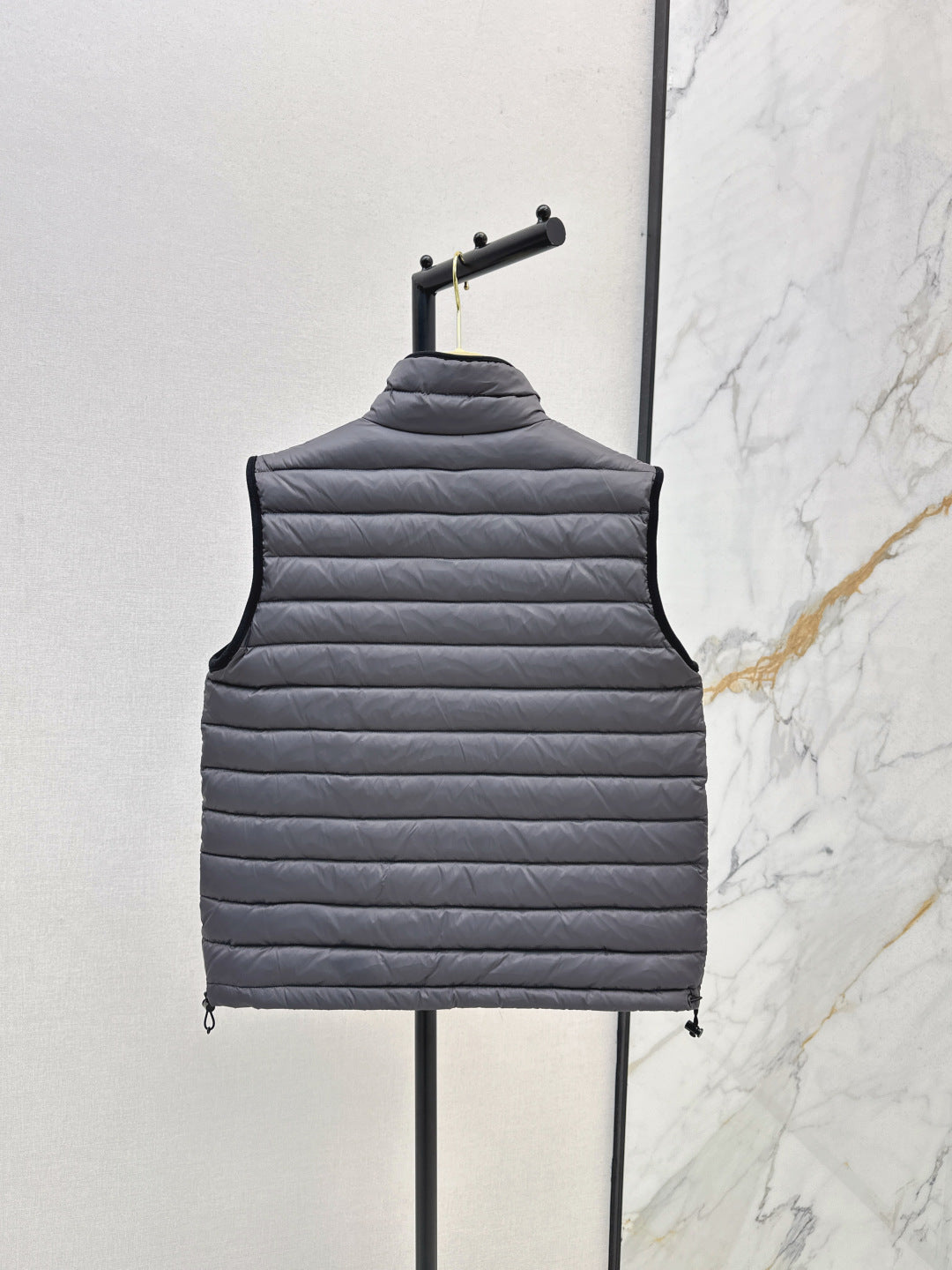 MIUMIU DOWN VEST 99400