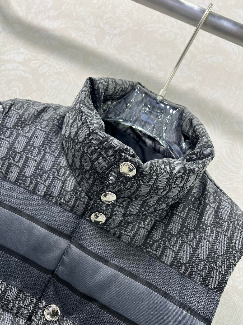 DIOR 25S SLEEVELESS PUFFER JACKET STYLE 312