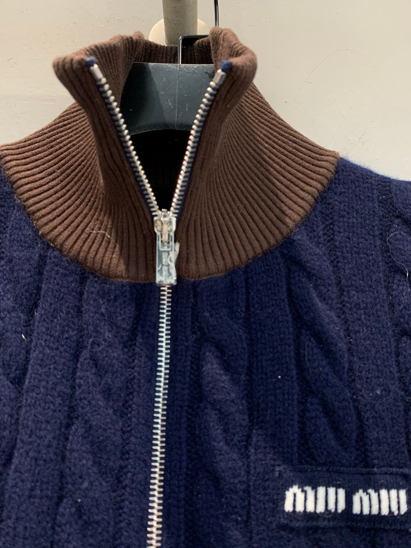 MIUMIU CARDIGAN STYLE 522
