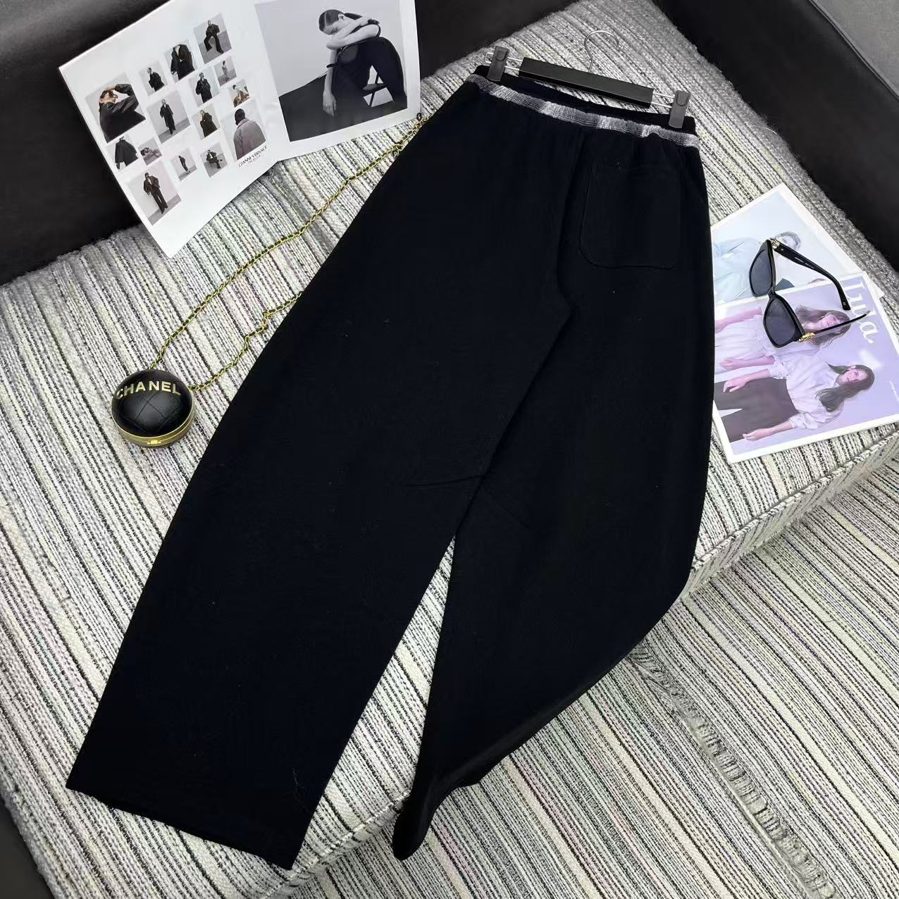 MIUMIU PANTS STYLE 572