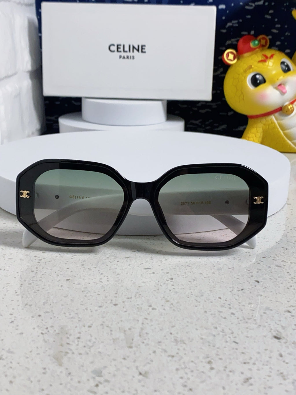 CELINE TRIOMPHE SQUARE SUNGLASS 566739 IN BLACK AND WHITE ACETATE