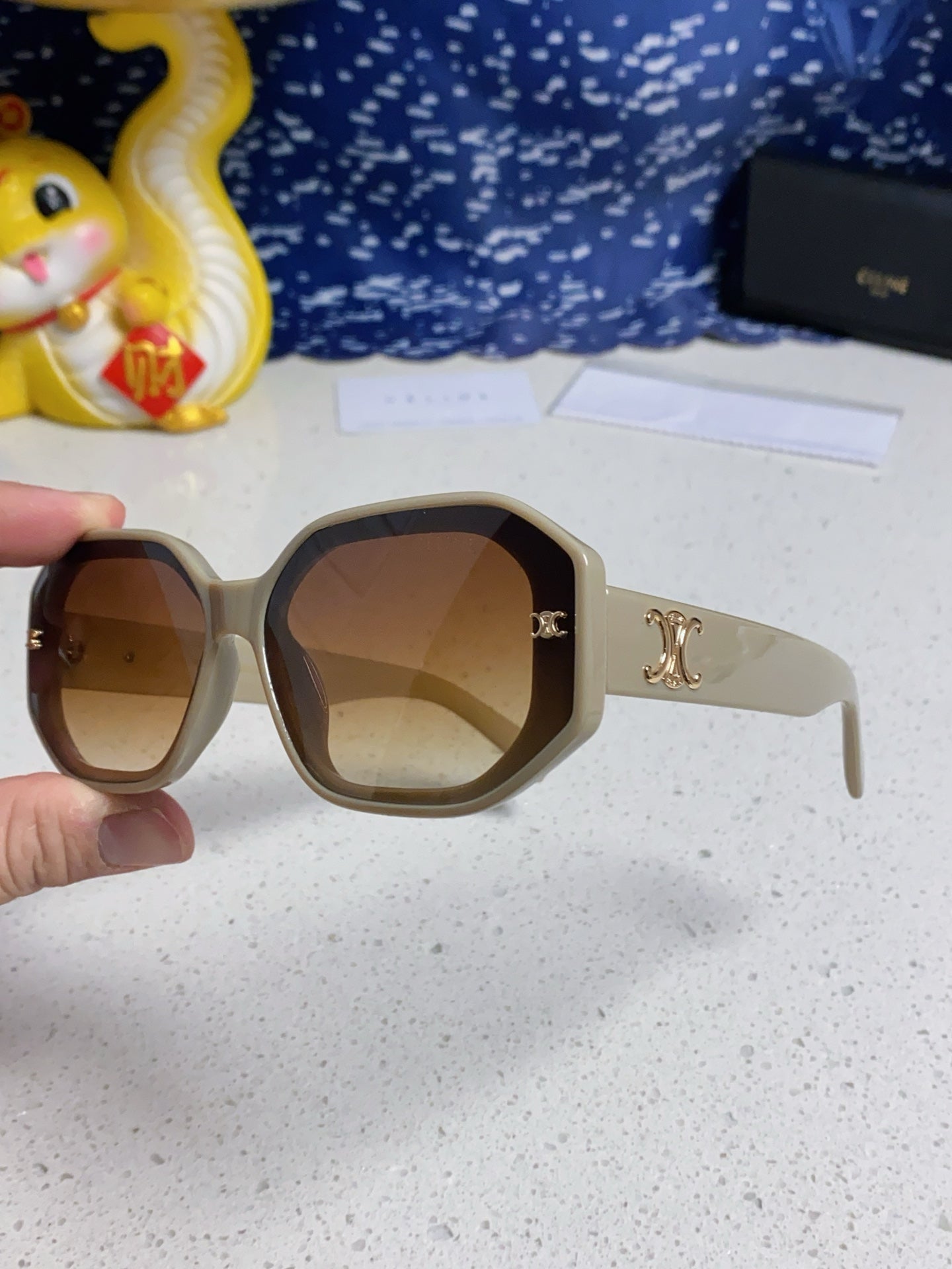 CELINE TRIOMPHE SQUARE SUNGLASS 566741 IN IVORY ACETATE