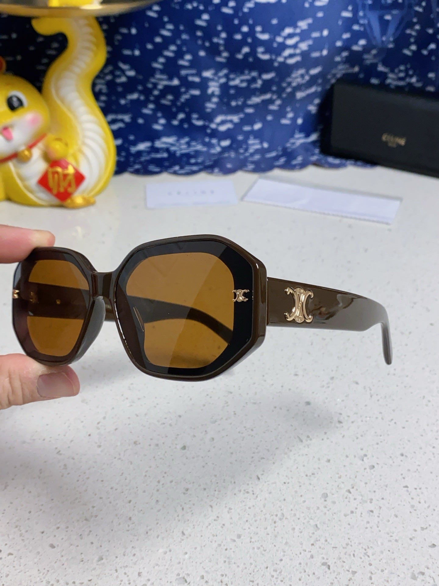 CELINE TRIOMPHE SQUARE SUNGLASS 566742 IN CAMEL ACETATE