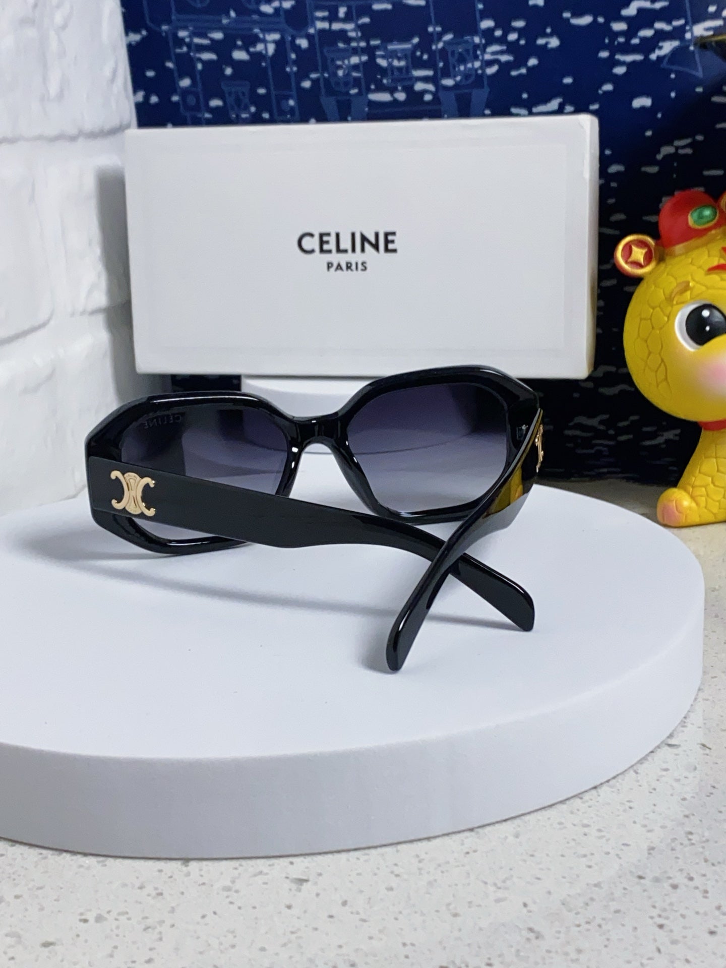 CELINE TRIOMPHE SQUARE SUNGLASS 566743 IN BLACK ACETATE GRADIENT SMOKE LENSES