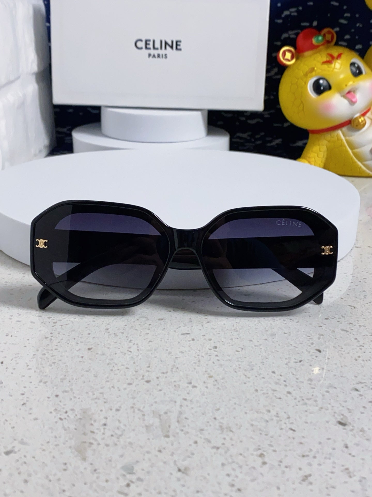 CELINE TRIOMPHE SQUARE SUNGLASS 566743 IN BLACK ACETATE GRADIENT SMOKE LENSES