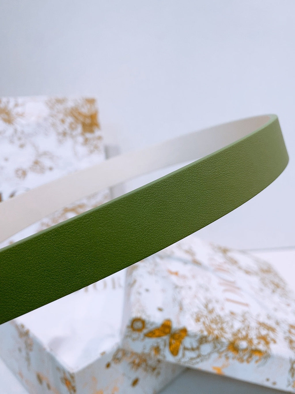 DIOR 25S BELT 20 MM IN OLIVE GREEN CALFSKIN 572895